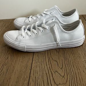 Converse white leather sneakers, men’s size 8. Great condition
